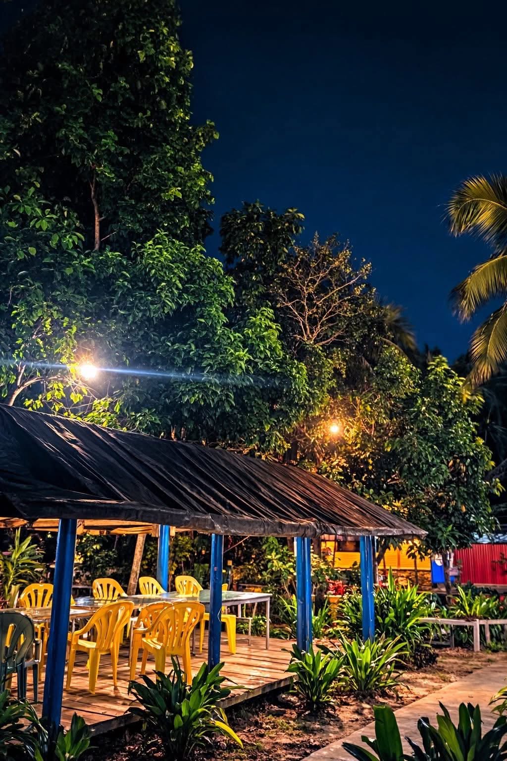 CAMPiN COX Open Air Wooden Dining Pavilion